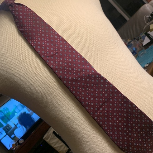 CHRISTIAN DIOR PARIS ITALIAN SILK FOULARD NECKTIE. - Picture 5 of 12